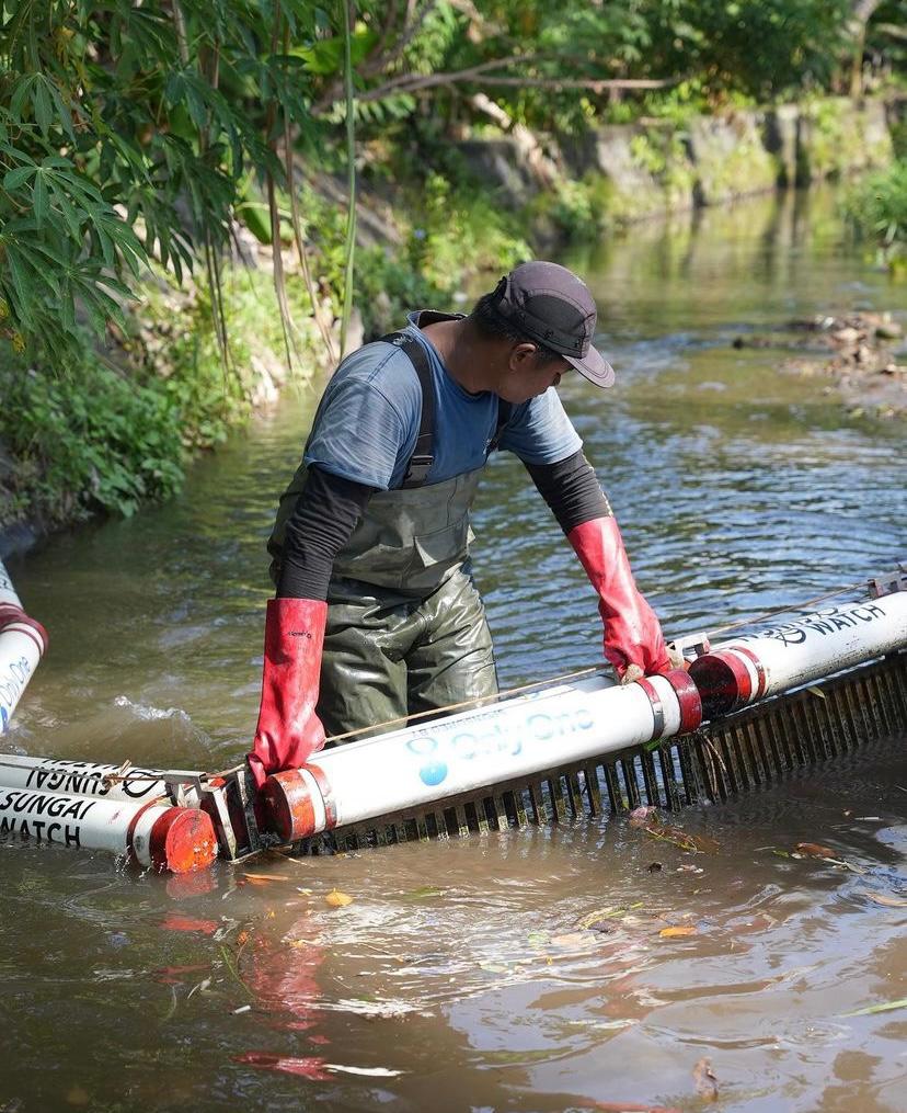 Discover Sungai Watch, our partner to fight plastic pollution