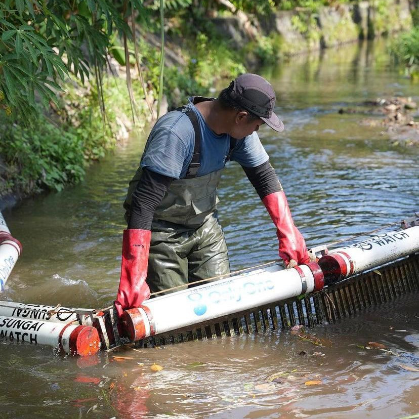 Discover Sungai Watch, our partner to fight plastic pollution